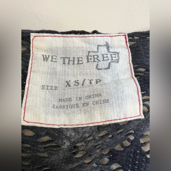 We The Free Women's Short XS Lace Laser Cut Open Knit Oversized Top - Picture 5 of 7